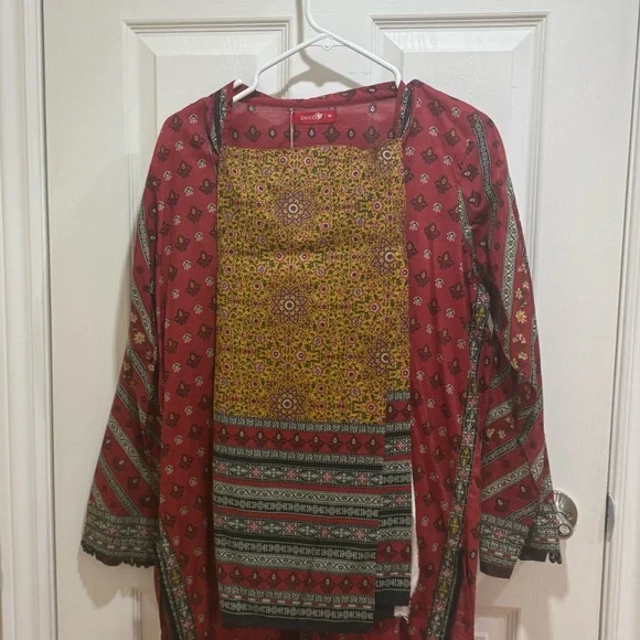 Red Patterned Long Sleeve Tunic - Picture 3 of 4